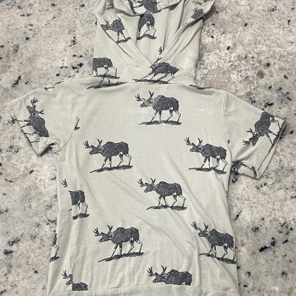 Kate Quinn 3t Hooded Moose Print